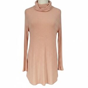 We The Free People Women's S/P Pink Mock Neck Shirt Back Detail - AC